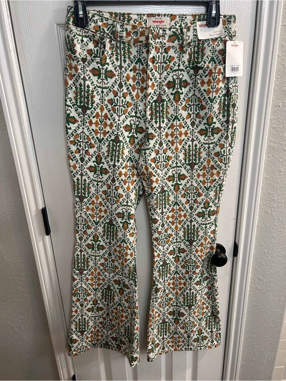 Wrangler High Rise Fierce Flare Jeans Floral Cross-Stitch Tapestry 12 31x32 nwt